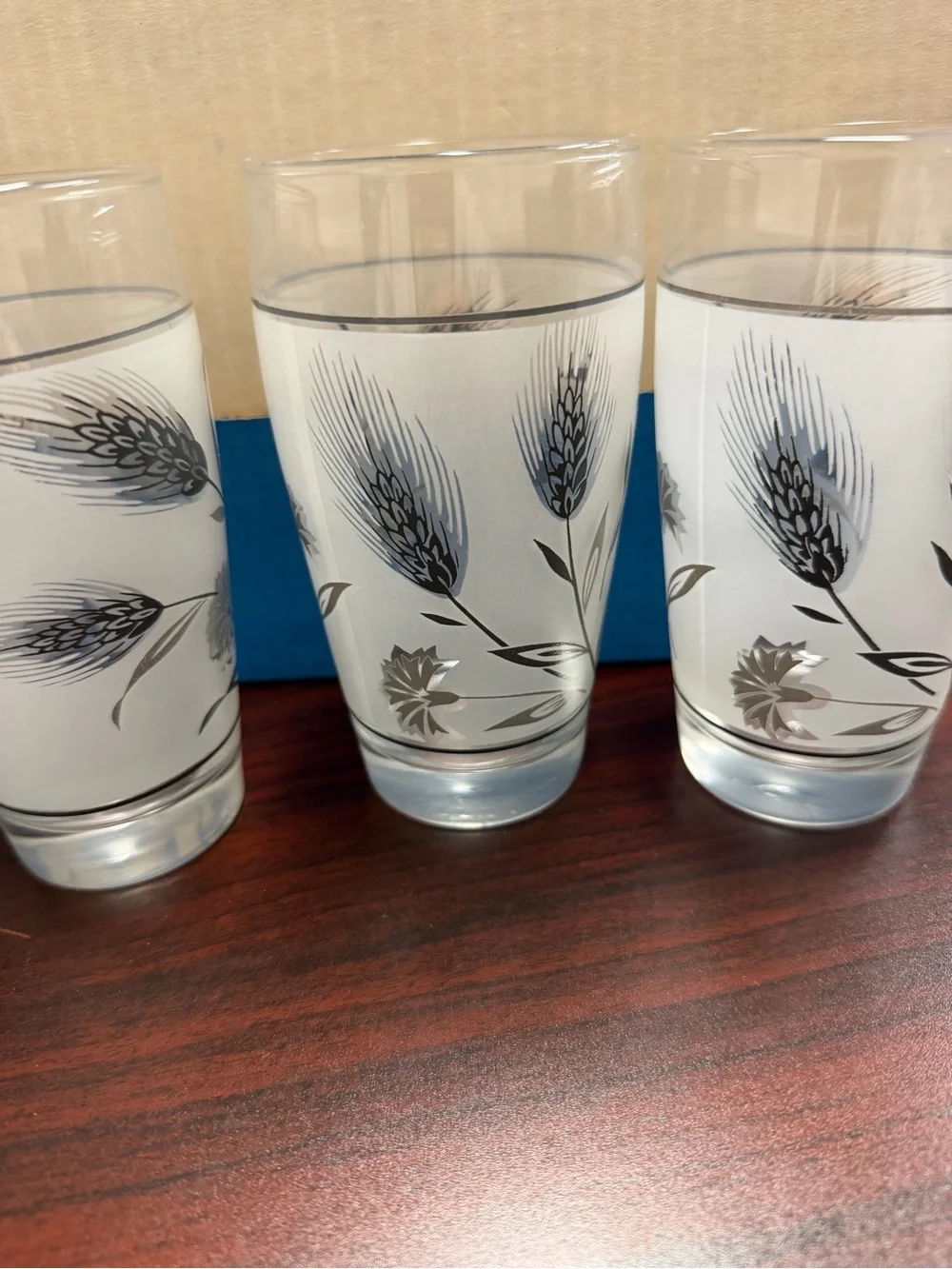 Frosted Floral Wheat Drinking Glasses - Set of 9 (Silver/Gray)